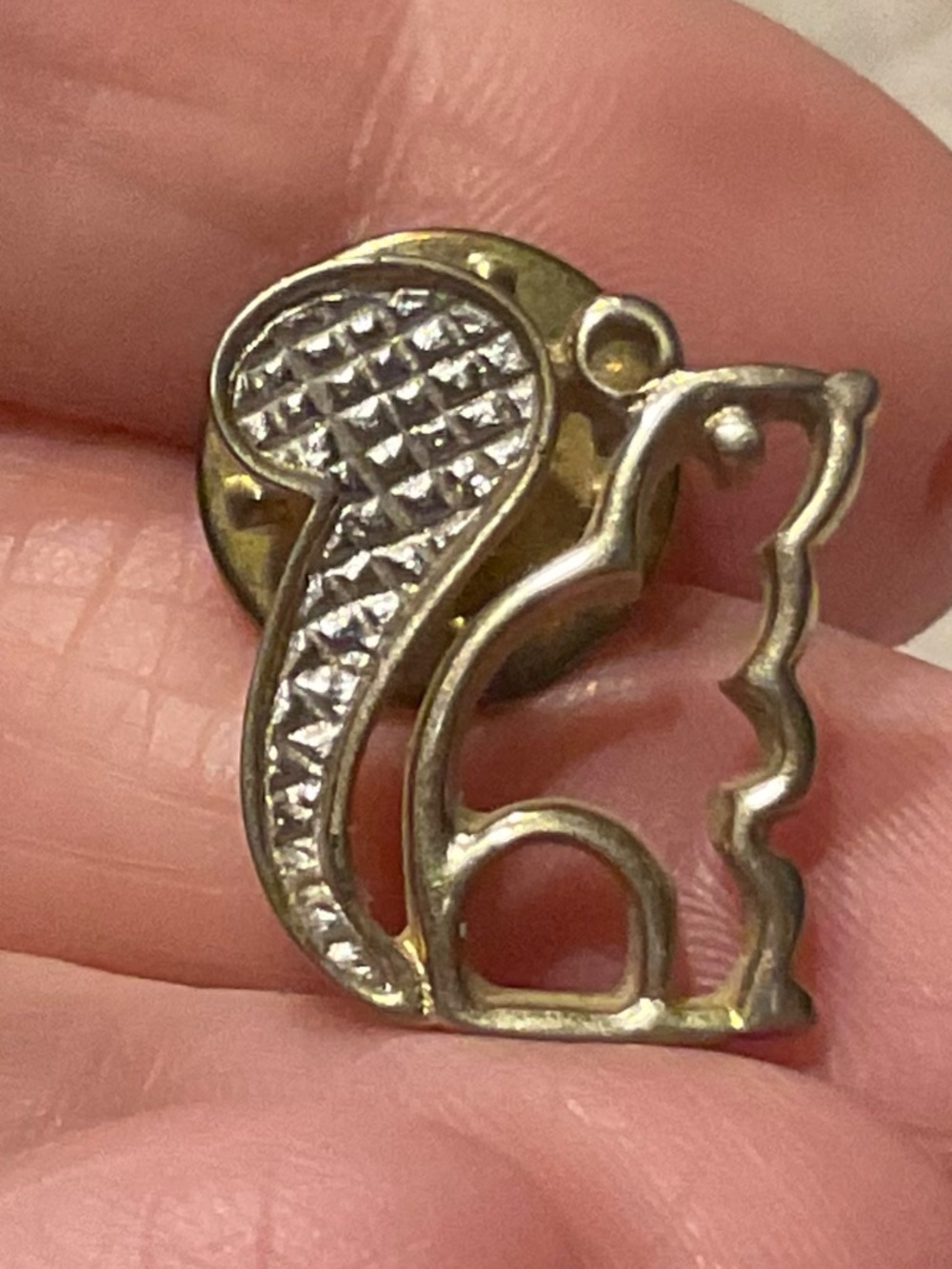 Avon Squirrel Tac Pin Vintage 1” tall